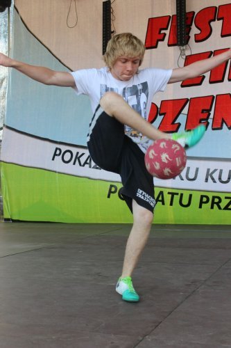 Konrad Grzesik wykonał freestyle z piłką